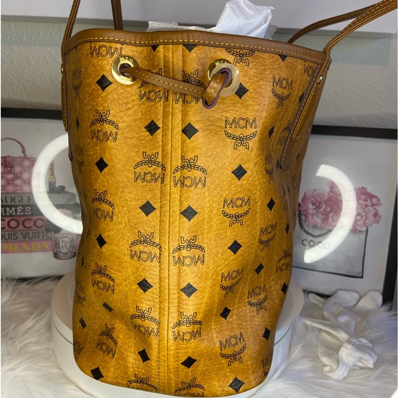 MCM Reversible Liz Medium Shopper in Cognac - Picture 8 of 12